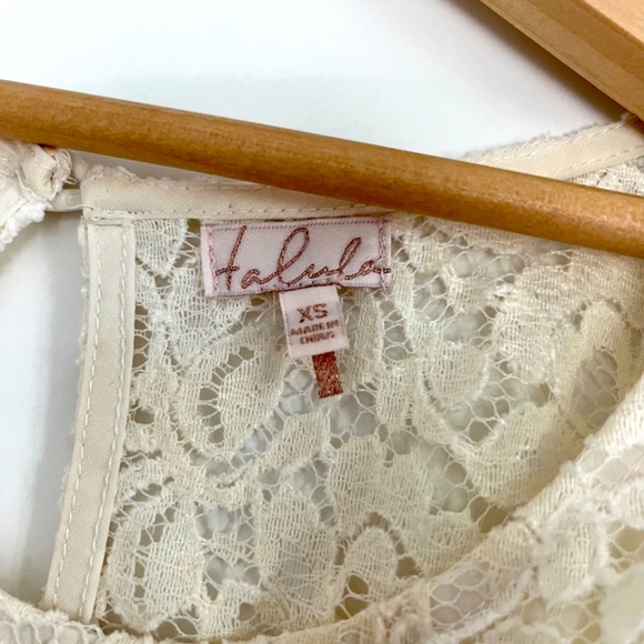 Aritzia Talula Lace Cropped Top, Cream, Size XS - Picture 6 of 9